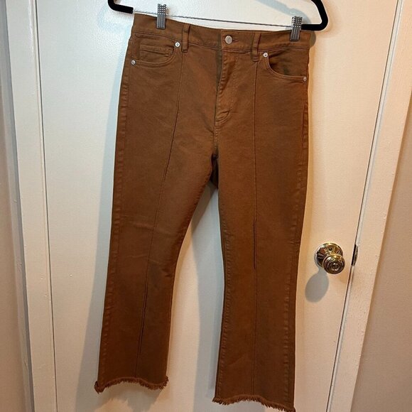 LOFT Pintucked Frayed High Rise Kick Crop Jeans in Cocoa Powder, Size 4 - Picture 4 of 14